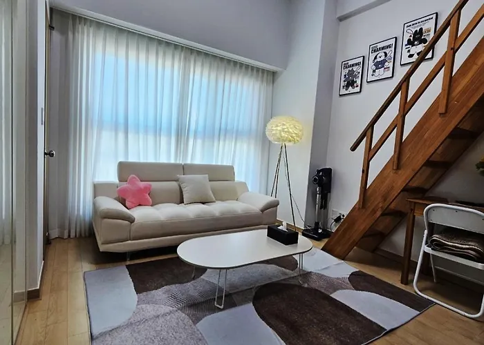 Apartment Skylakestay - Jamsil Luxury Skyline View Seokchon Lake, Lotte Tower, Lotte World Seoul