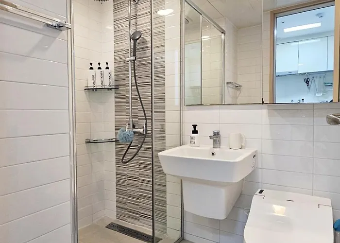 Apartment Skylakestay - Jamsil Luxury Skyline View Seokchon Lake, Lotte Tower, Lotte World