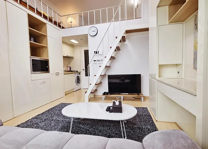 Skylakestay - Jamsil Luxury Skyline View Seokchon Lake, Lotte Tower, Lotte World Apartment *