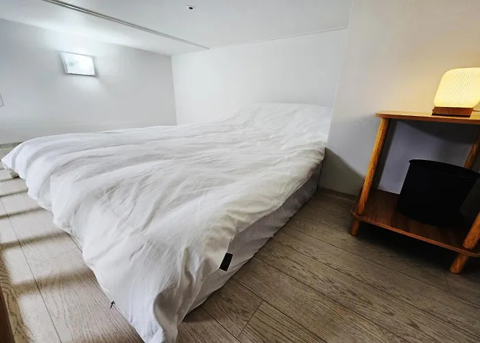 Apartment Skylakestay - Jamsil Luxury Skyline View Seokchon Lake, Lotte Tower, Lotte World
