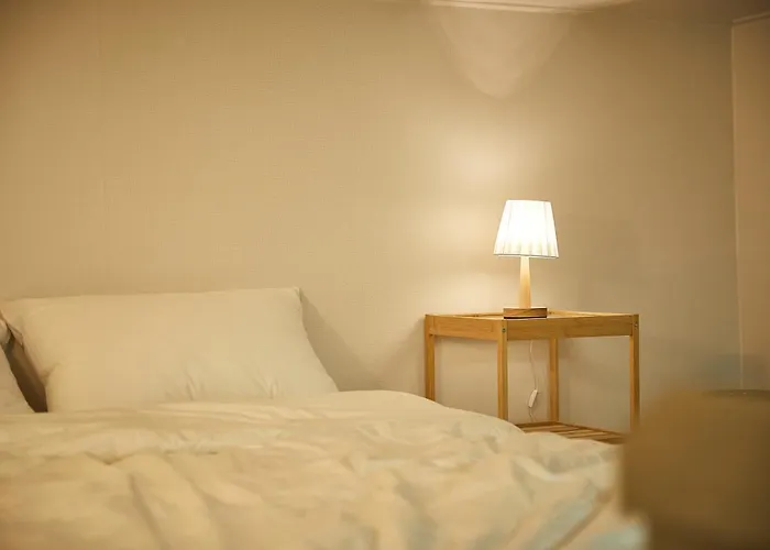 Apartment Skylakestay - Jamsil Luxury Skyline View Seokchon Lake, Lotte Tower, Lotte World *
