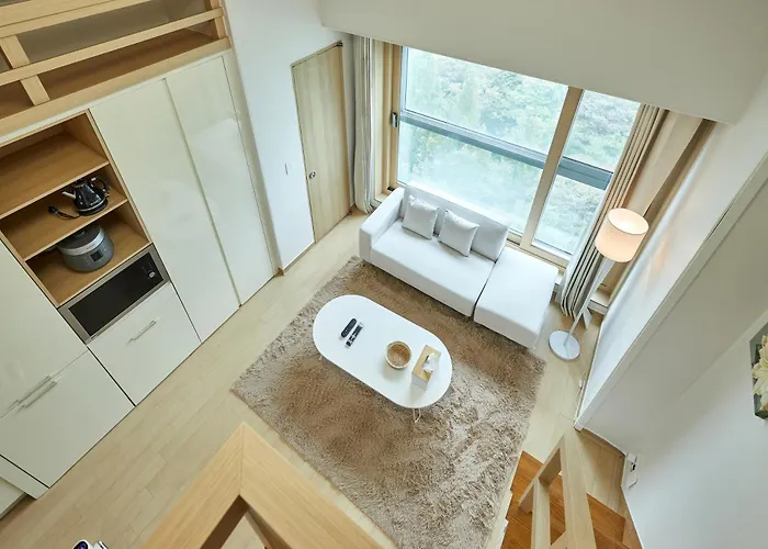 Apartment Skylakestay - Jamsil Luxury Skyline View Seokchon Lake, Lotte Tower, Lotte World